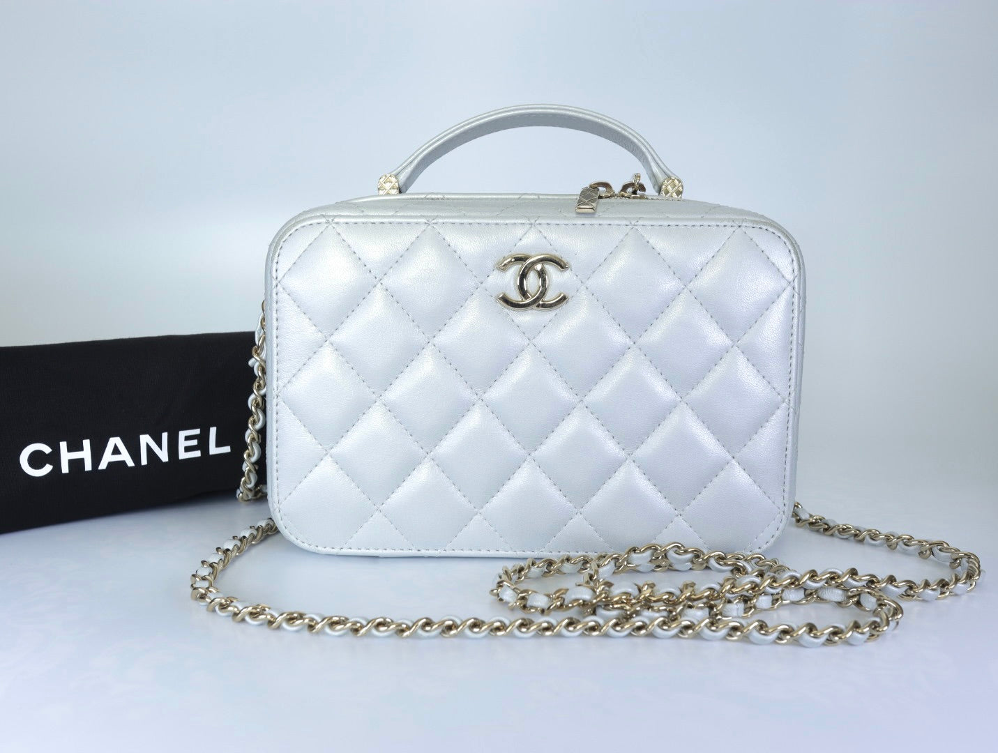 Chanel Metallic Silver Quilted Lambskin Vanity Case | Champagne Gold Hardware