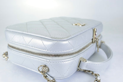 Chanel Metallic Silver Quilted Lambskin Vanity Case | Champagne Gold Hardware