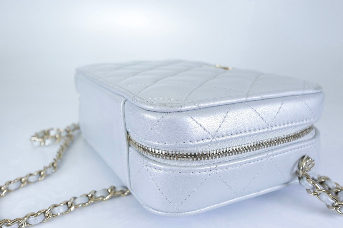 Chanel Metallic Silver Quilted Lambskin Vanity Case | Champagne Gold Hardware