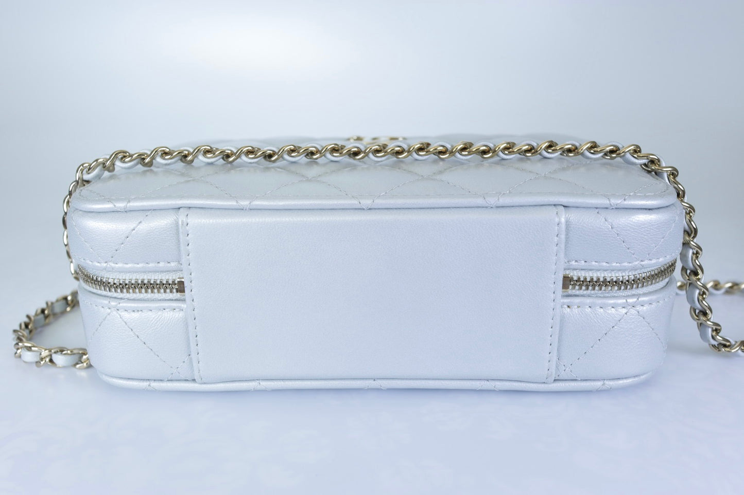 Chanel Metallic Silver Quilted Lambskin Vanity Case | Champagne Gold Hardware