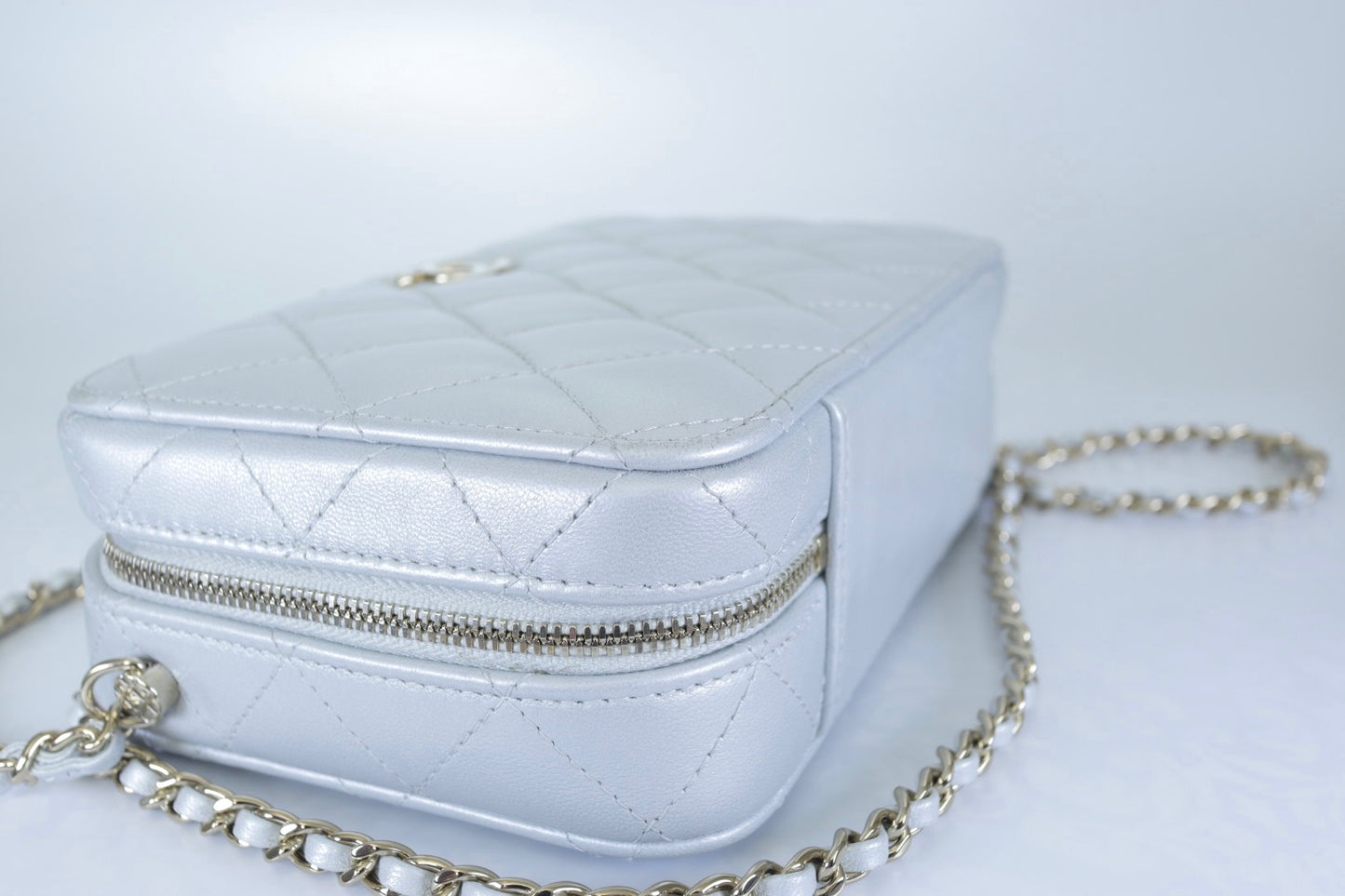 Chanel Metallic Silver Quilted Lambskin Vanity Case | Champagne Gold Hardware