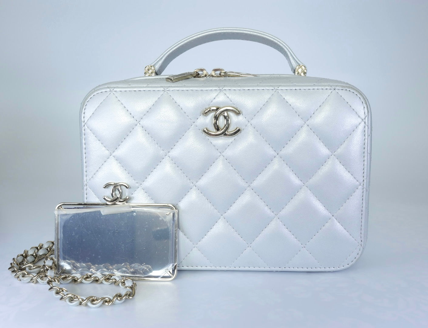 Chanel Metallic Silver Quilted Lambskin Vanity Case | Champagne Gold Hardware