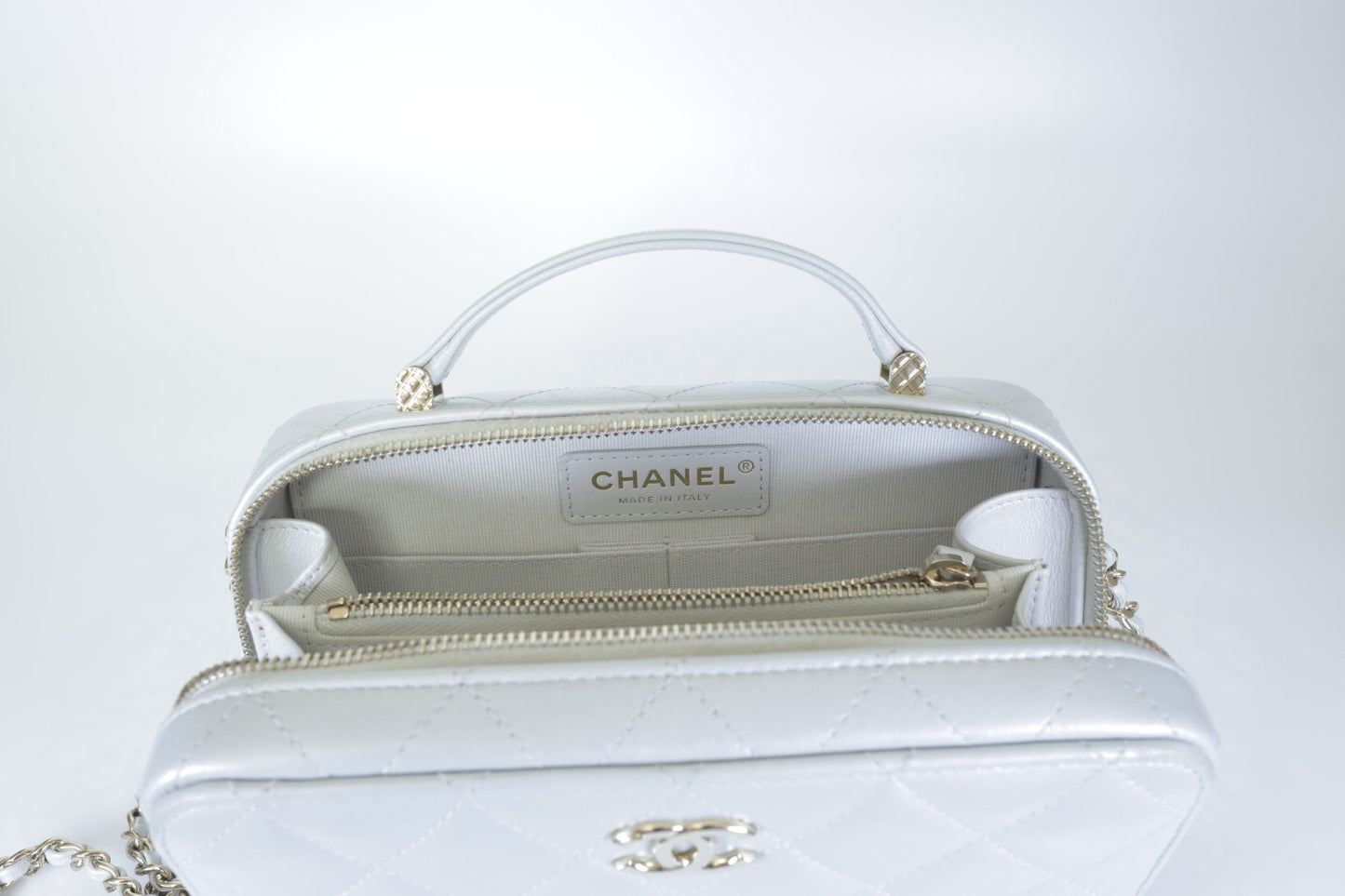 Chanel Metallic Silver Quilted Lambskin Vanity Case | Champagne Gold Hardware