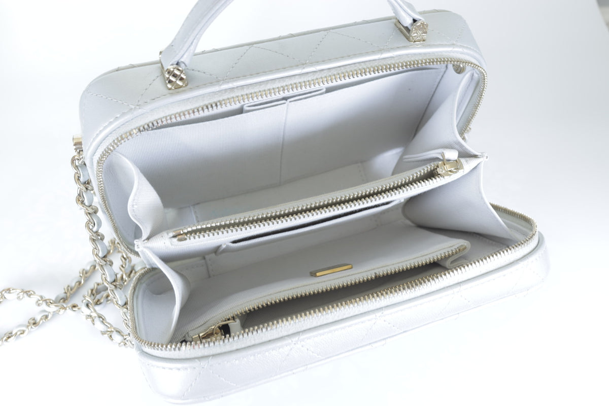 Chanel Metallic Silver Quilted Lambskin Vanity Case | Champagne Gold Hardware