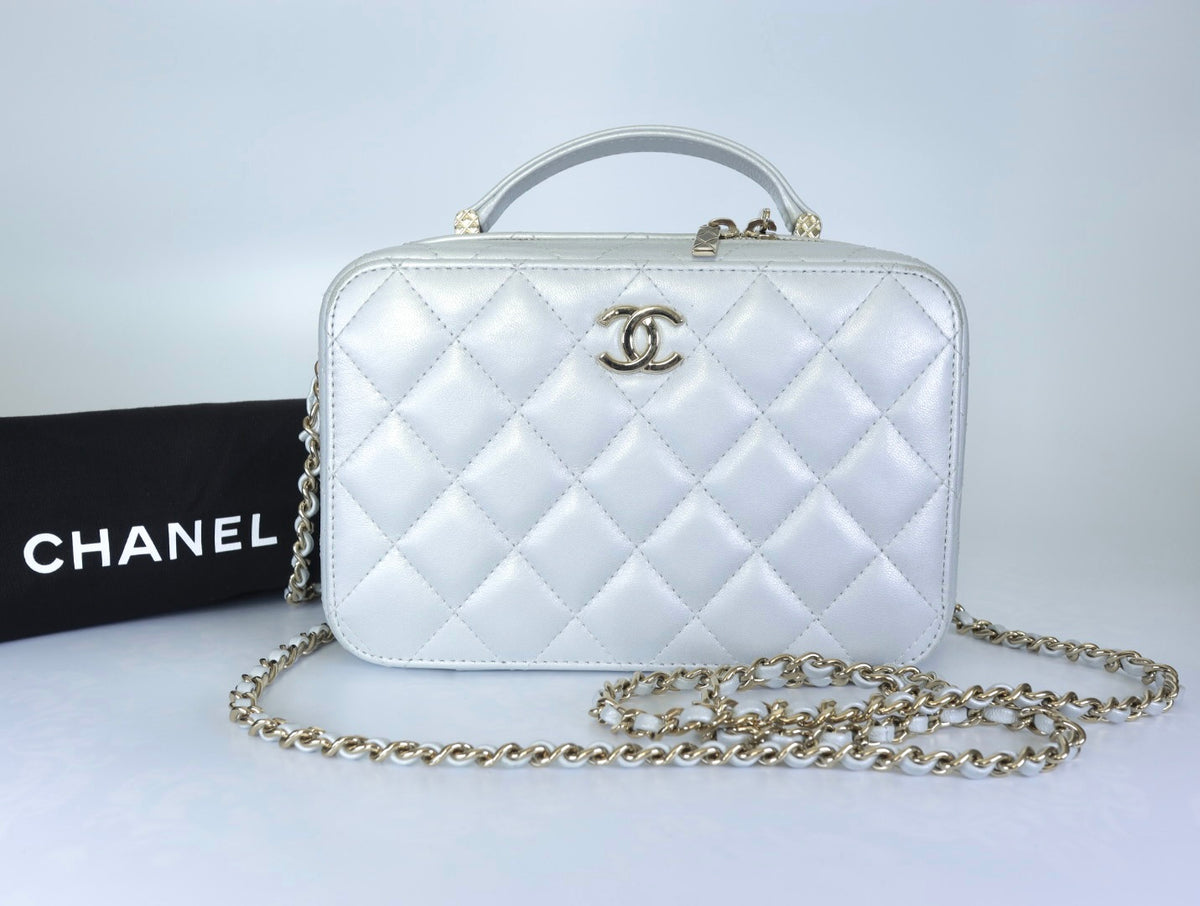 Chanel Metallic Silver Quilted Lambskin Vanity Case | Champagne Gold Hardware