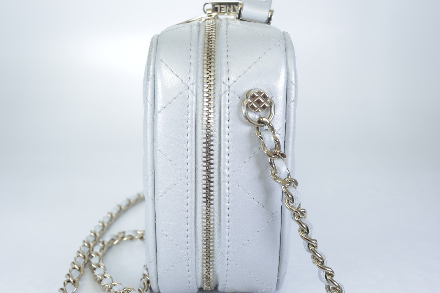 Chanel Metallic Silver Quilted Lambskin Vanity Case | Champagne Gold Hardware