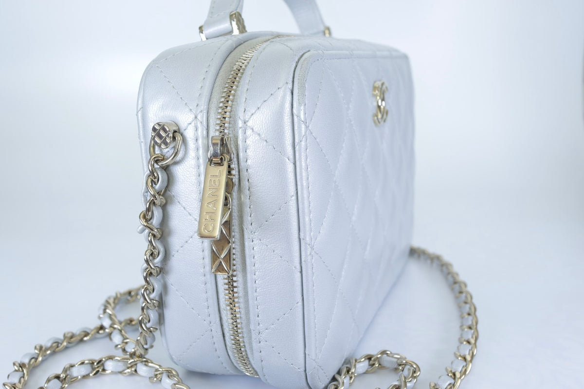 Chanel Metallic Silver Quilted Lambskin Vanity Case | Champagne Gold Hardware