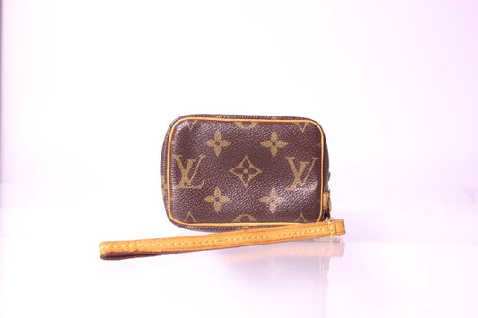 Louis Vuitton Monogram Wapity Case | 2010