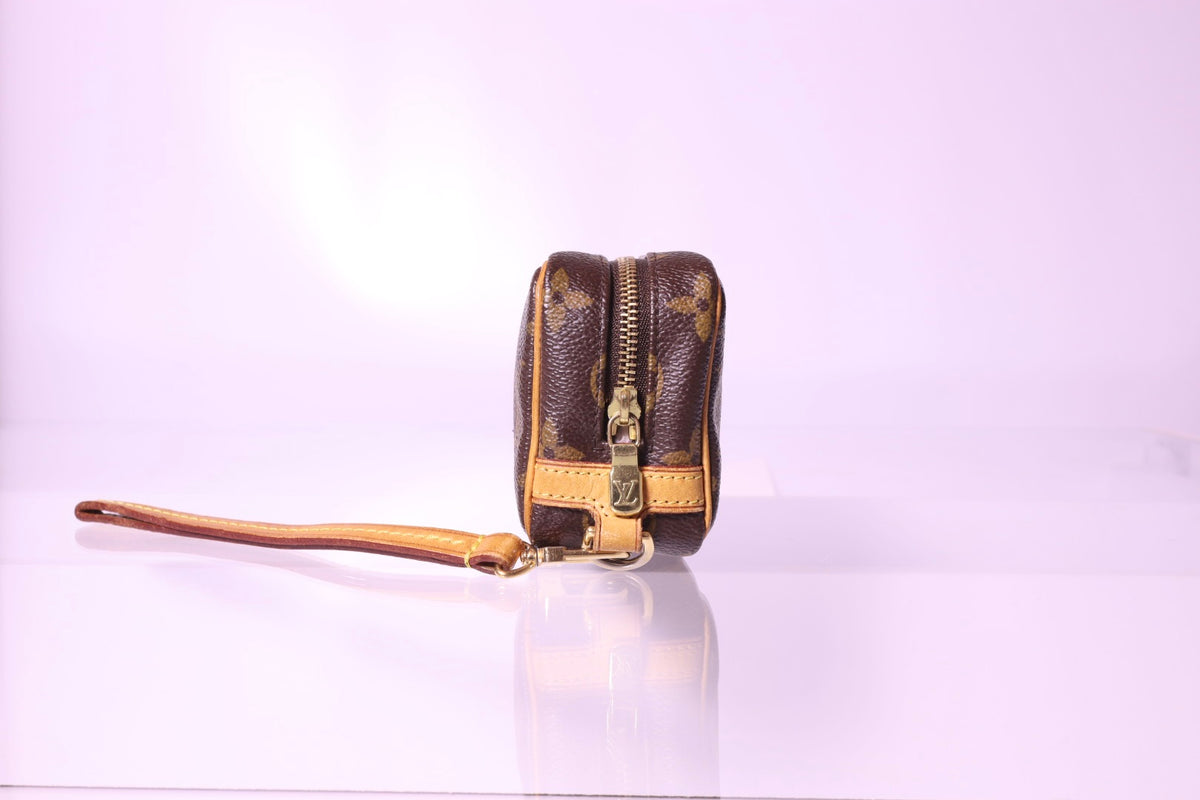 Louis Vuitton Monogram Wapity Case | 2010