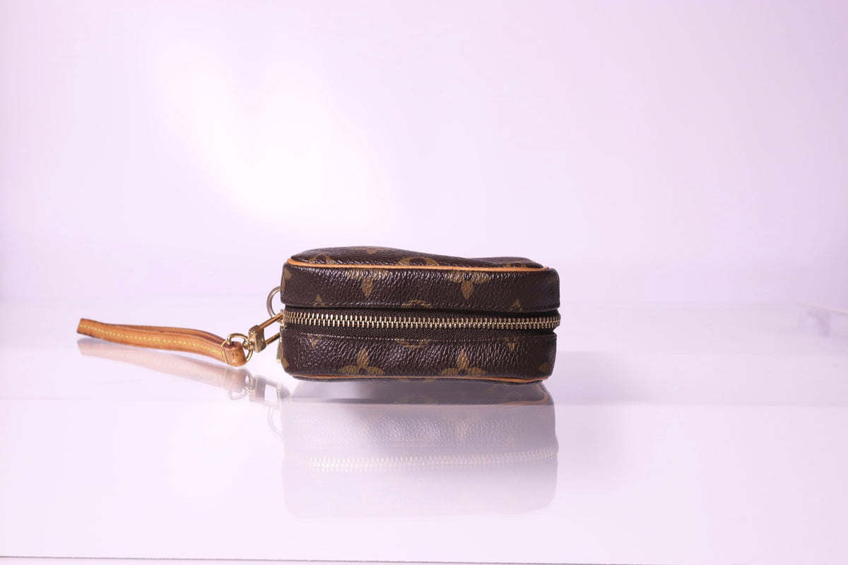 Louis Vuitton Monogram Wapity Case | 2010