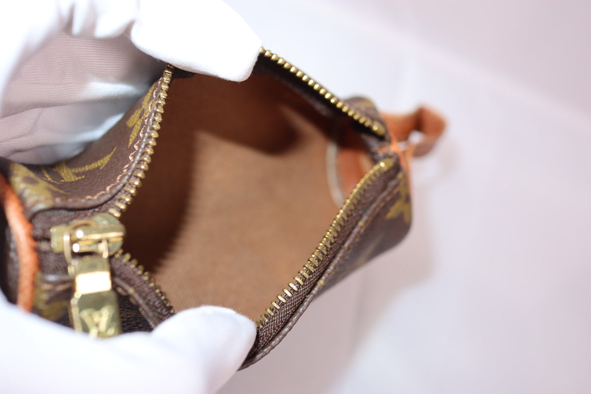 Louis Vuitton Etui Trois Golf Ball or Cosmetic Pouch