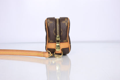 Louis Vuitton Monogram Trousse Wapity | 2010 AA2160