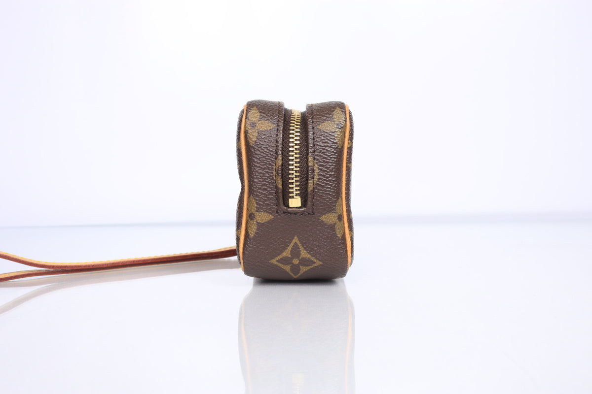 Louis Vuitton Monogram Trousse Wapity | 2010 AA2160