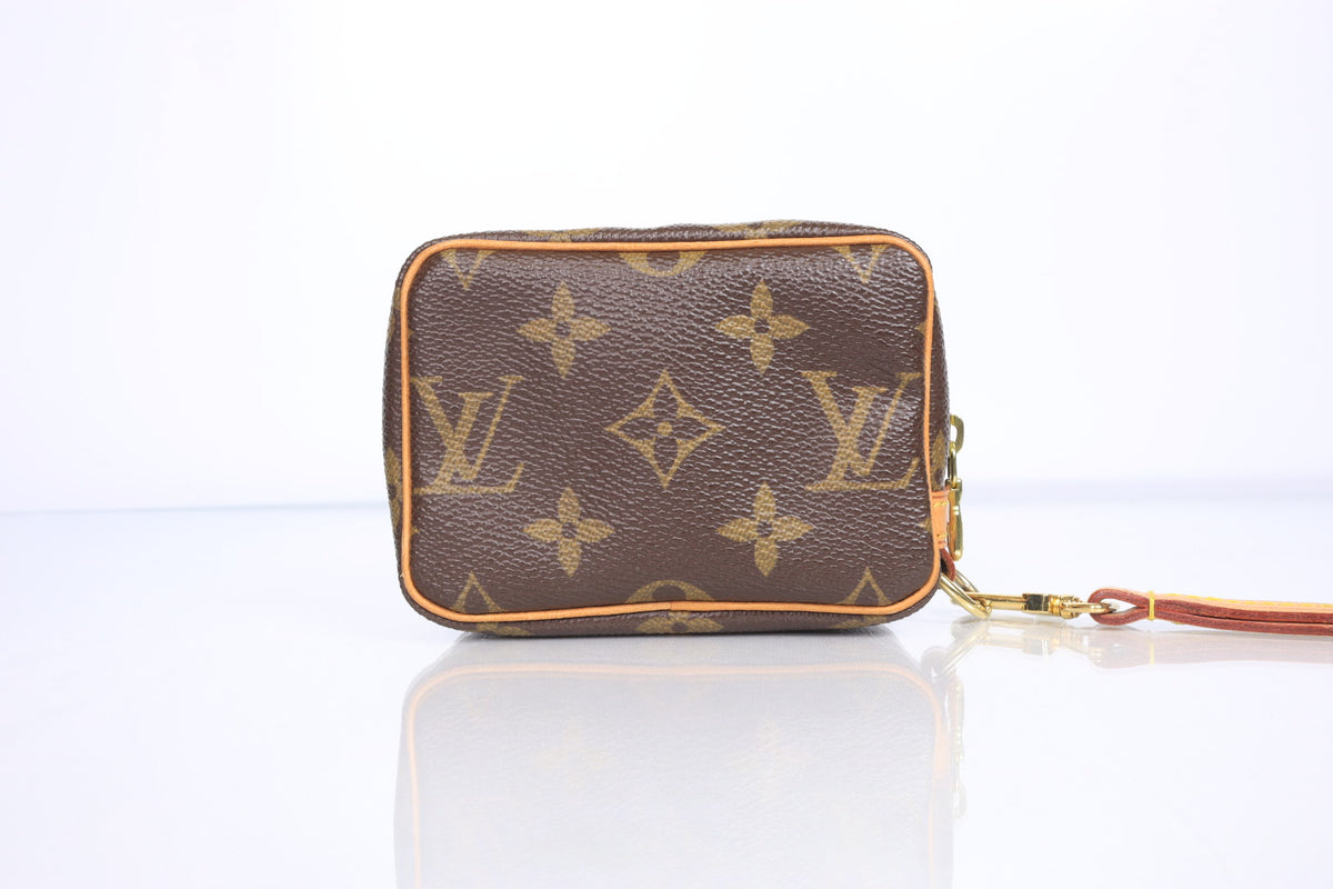 Louis Vuitton Monogram Trousse Wapity | 2010 AA2160