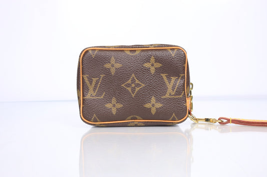 Louis Vuitton Monogram Trousse Wapity | 2010 AA2160