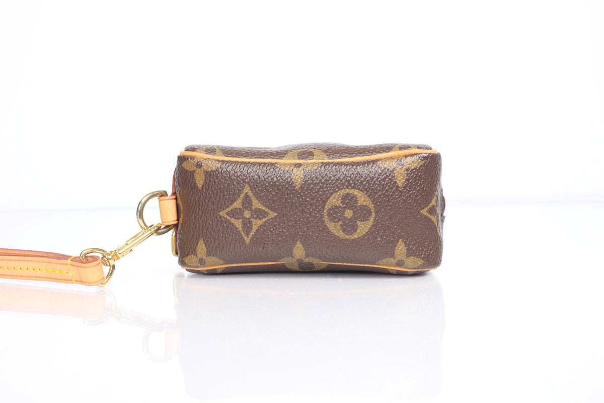 Louis Vuitton Monogram Trousse Wapity | 2010 AA2160