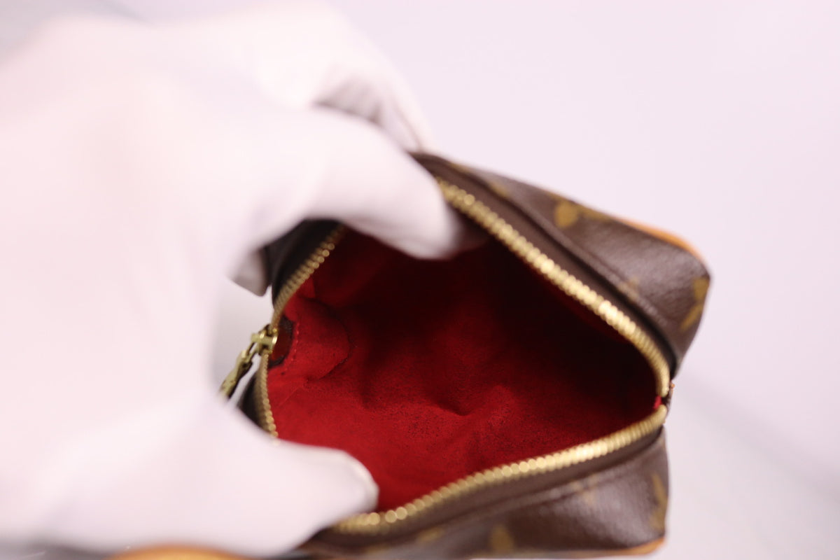 Louis Vuitton Monogram Trousse Wapity | 2010 AA2160