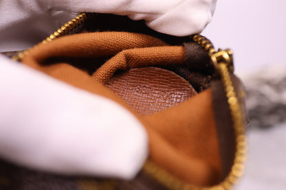 Louis Vuitton Etui Trois Golf Ball or Cosmetic Pouch | 1988 881 RA