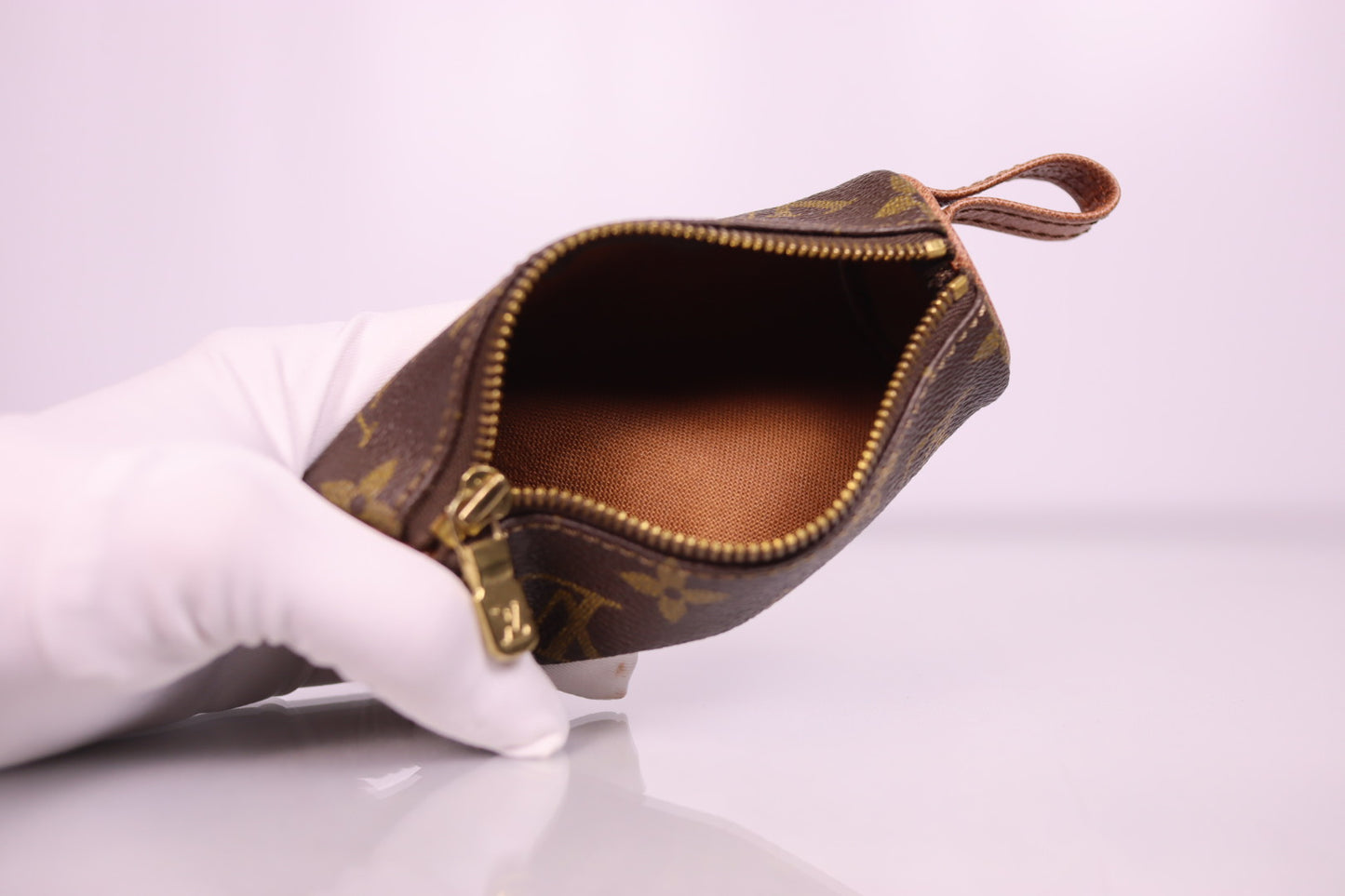 Louis Vuitton Etui Trois Golf Ball or Cosmetic Pouch | 1988 881 RA