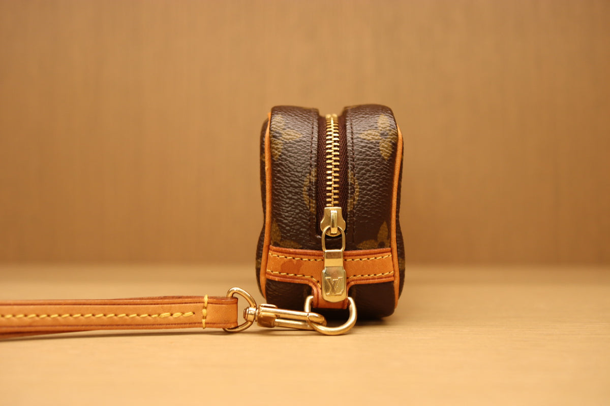 Louis Vuitton Monogram Trousse Wapity Pouch | 2005