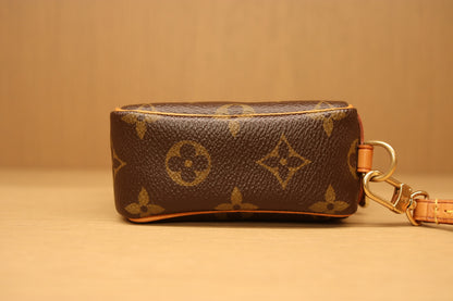 Louis Vuitton Monogram Trousse Wapity Pouch | 2005