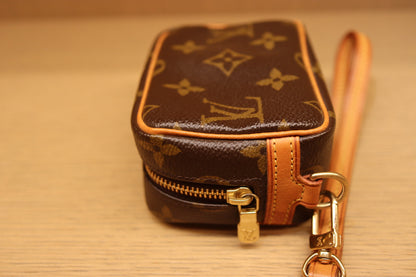 Louis Vuitton Monogram Trousse Wapity Pouch | 2005