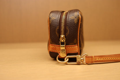 Louis Vuitton Monogram Trousse Wapity Pouch | 2005