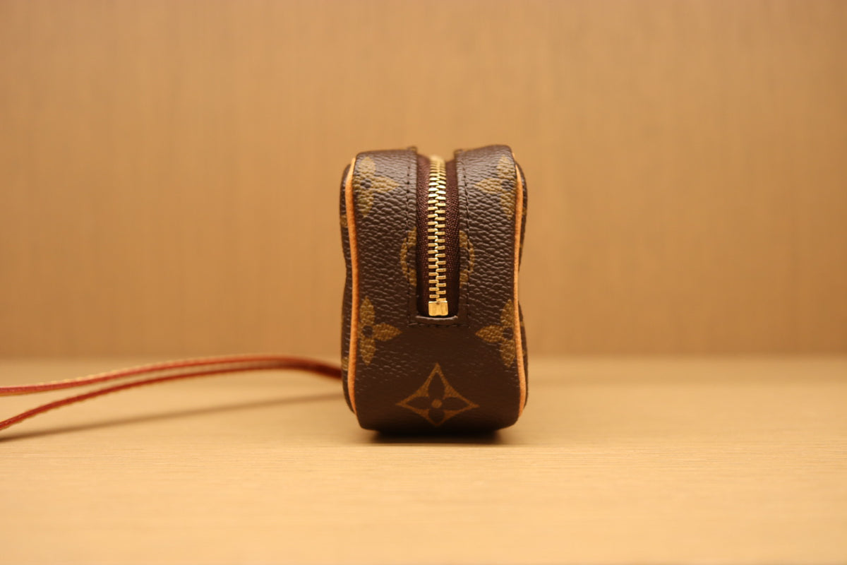 Louis Vuitton Etu Trois Golf Pouch & Wapity Pouch