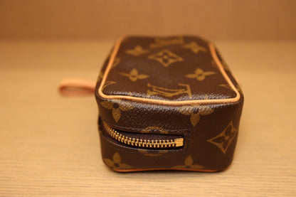Louis Vuitton Etu Trois Golf Pouch & Wapity Pouch