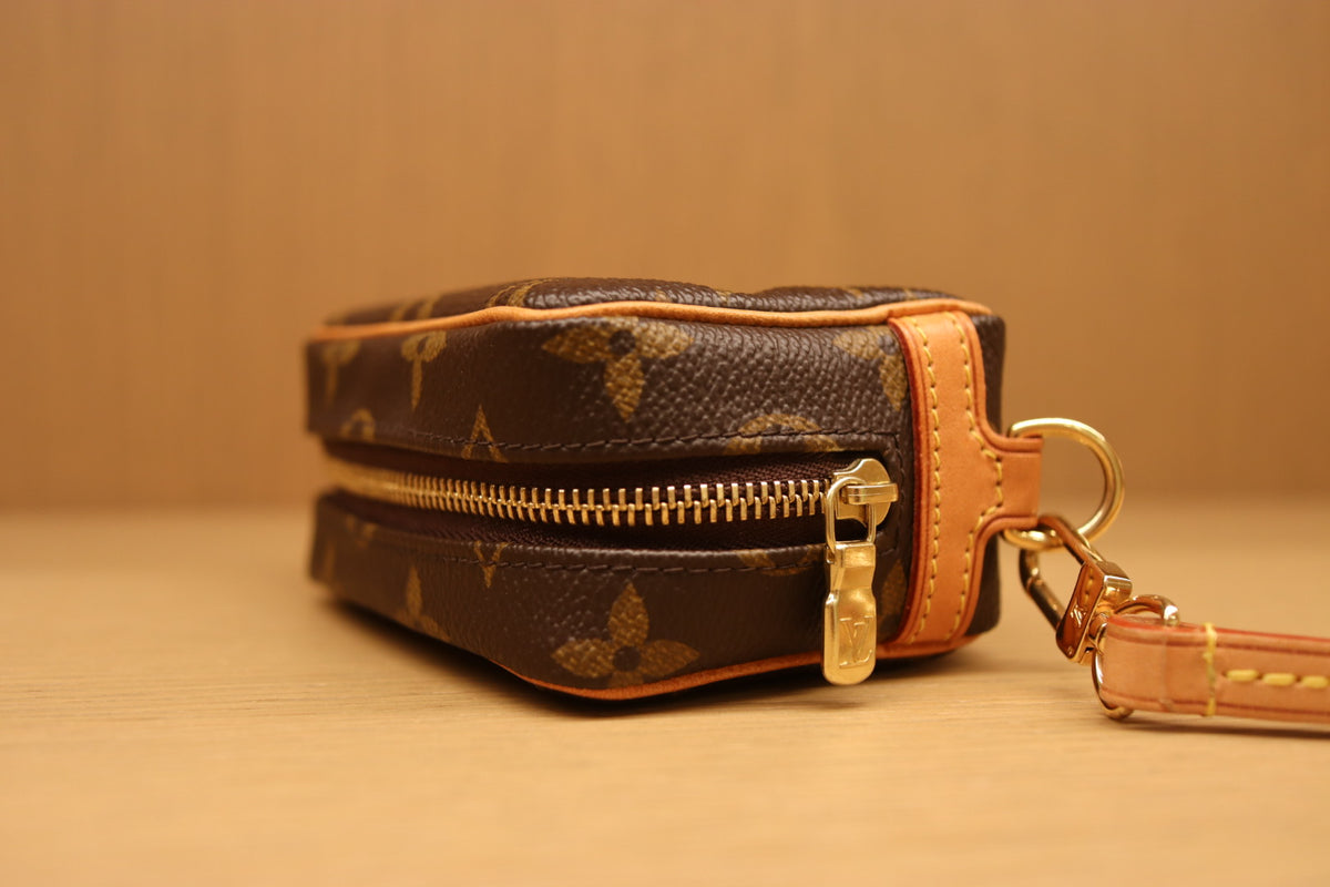 Louis Vuitton Etu Trois Golf Pouch & Wapity Pouch