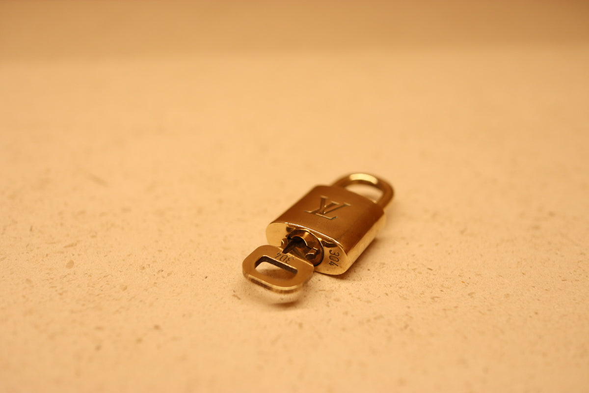 Louis Vuitton Padlock & Key Set | No 304