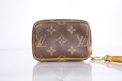 Louis Vuitton Monogram Trousse Wapity Pouch | 2005 August